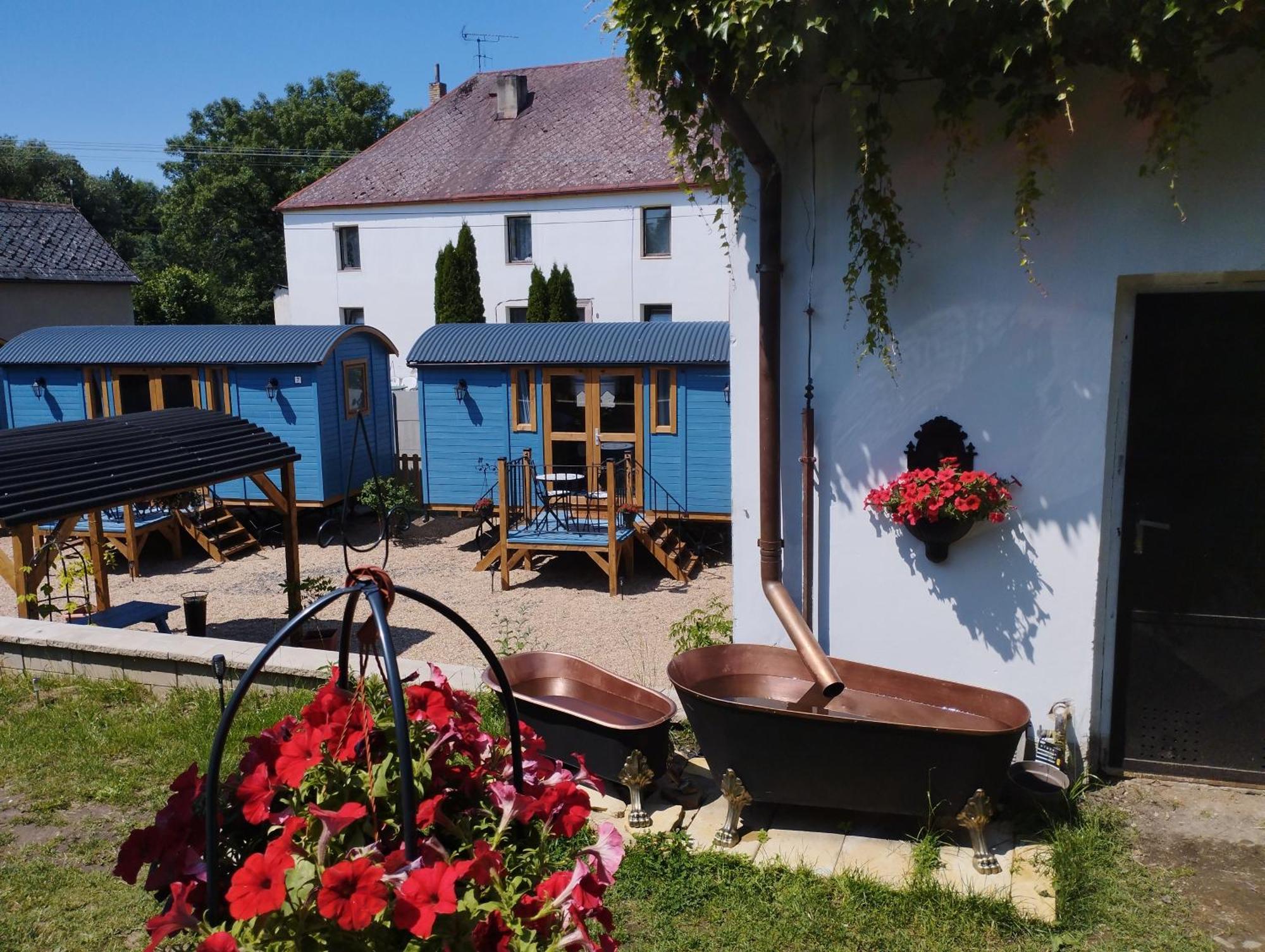 Penzion Restaurace U Helferu Libuň エクステリア 写真