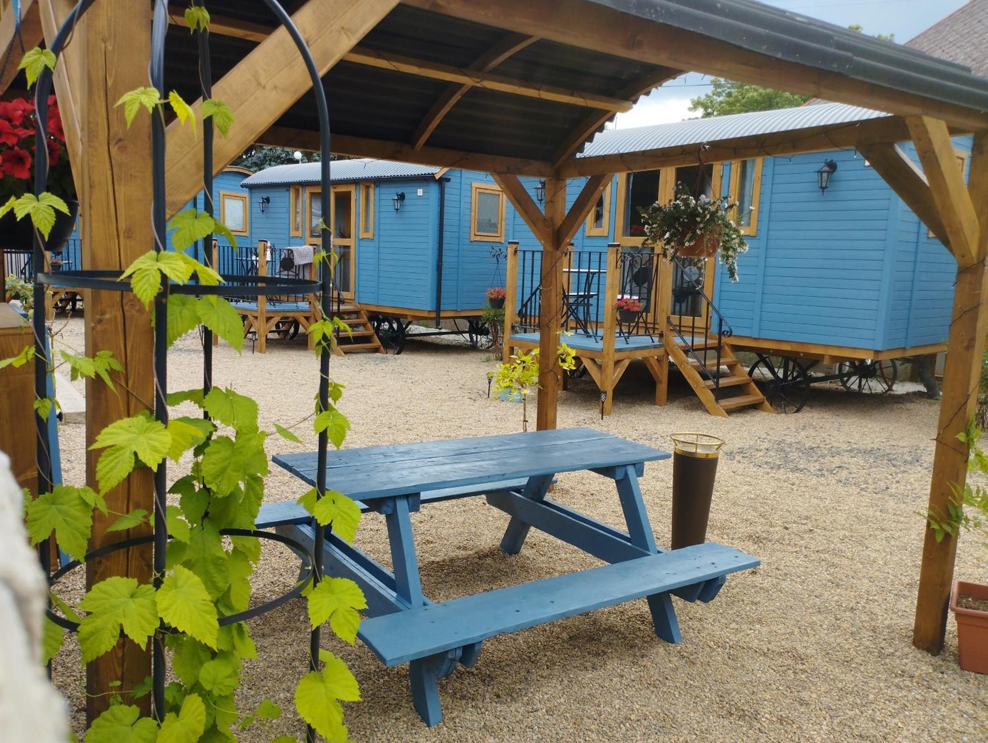 Penzion Restaurace U Helferu Libuň エクステリア 写真