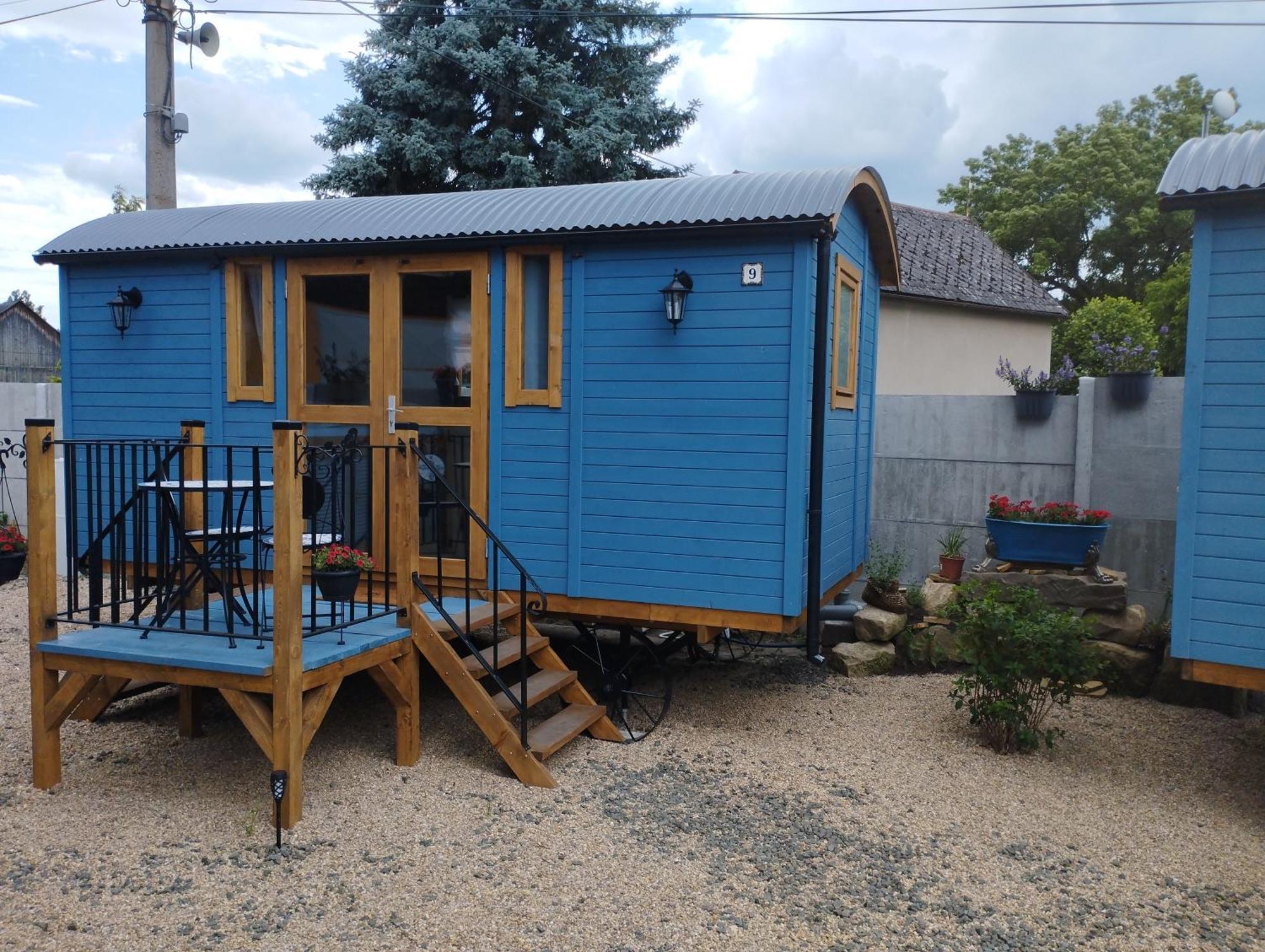 Penzion Restaurace U Helferu Libuň エクステリア 写真