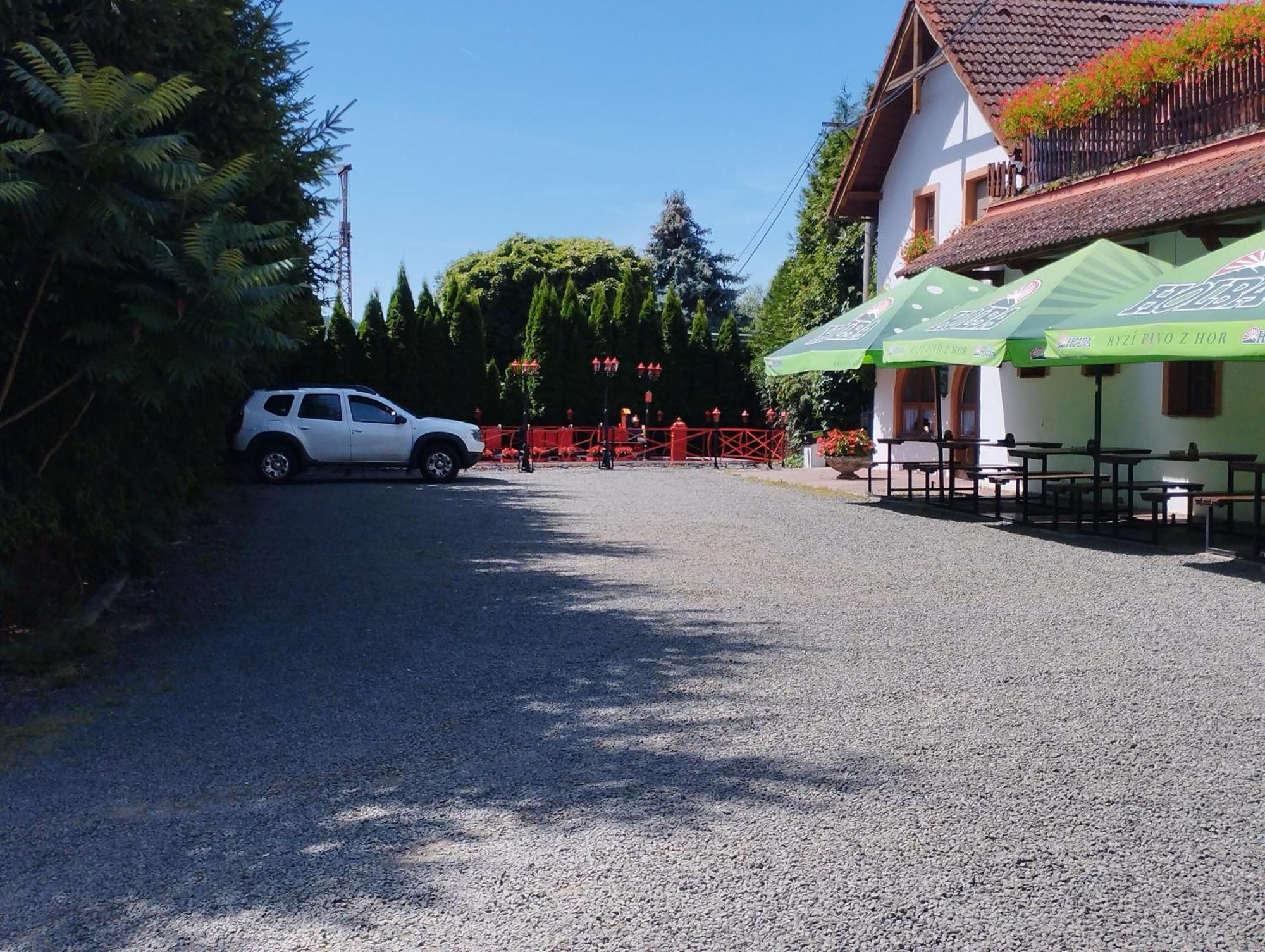 Penzion Restaurace U Helferu Libuň エクステリア 写真