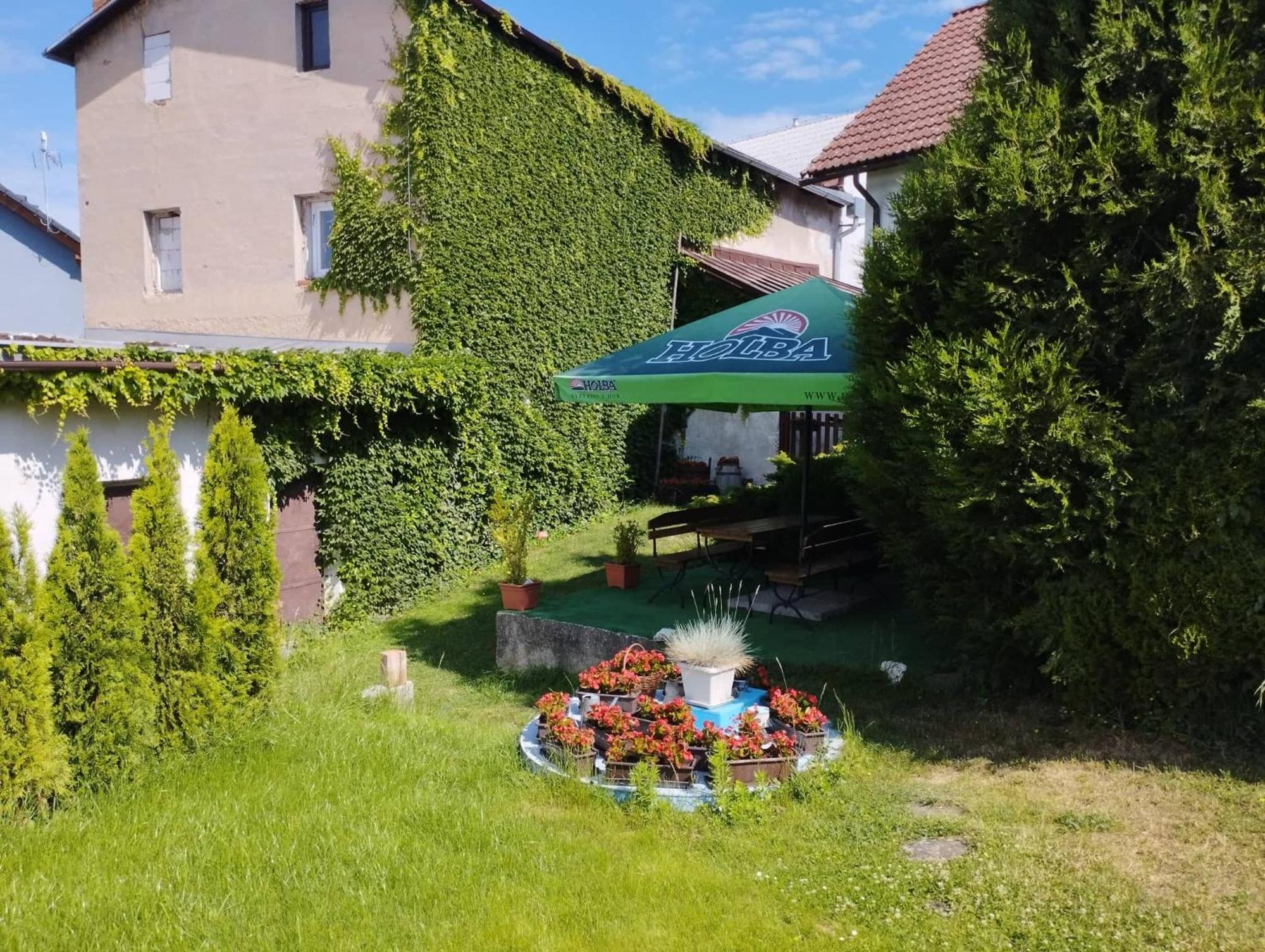 Penzion Restaurace U Helferu Libuň エクステリア 写真